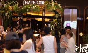 跳出克重竞争｜从杭州万象城专属高金展，解读君佩差异化品牌升维逻辑